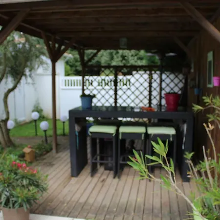 Maison d'hôtes Les Tresors De Lizzie Coutras